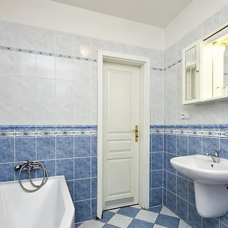 Picasso Apartment *
