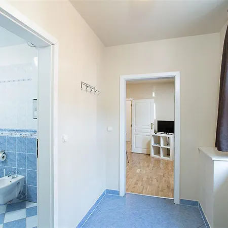 Picasso Apartment